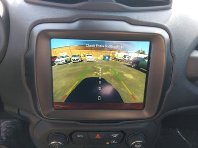 2023 Jeep Renegade - Photo 16