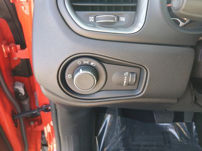 2023 Jeep Renegade - Photo 13