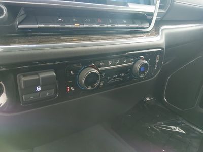 2025 Chevrolet Silverado 1500 — photo 17 view