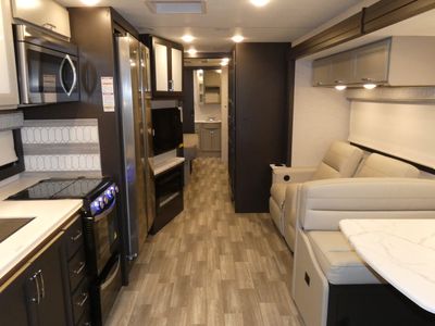 2026 Thor Motor Coach Luminate - Photo 5