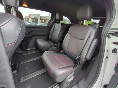 2025 Toyota Sienna - Photo 16