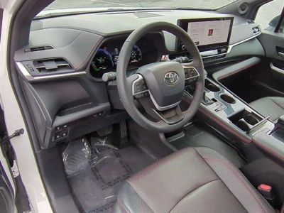 2025 Toyota Sienna - Photo 9