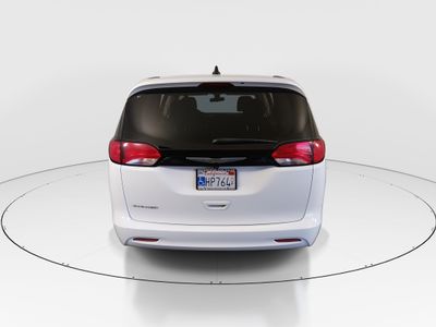 2022 Chrysler Voyager - Photo 6