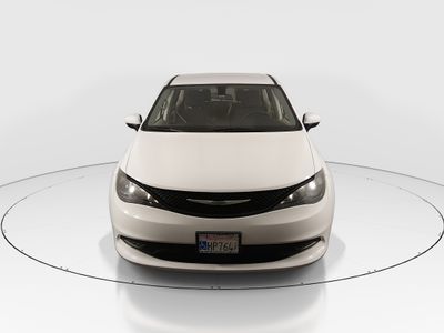 2022 Chrysler Voyager - Photo 2