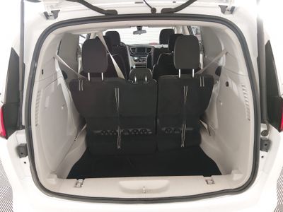 2022 Chrysler Voyager - Photo 11