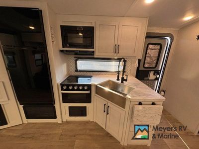2024 Dutchmen RV Astoria - Photo 15