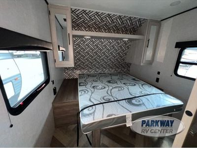 2023 CrossRoads RV Zinger - Photo 18