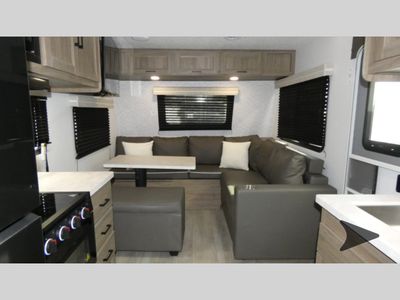 2026 Coachmen RV Freedom Express Select - Photo 6