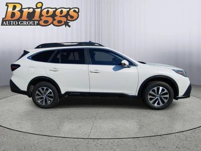 2020 Subaru Outback — detail view