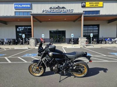 2023 Yamaha XSR700 — front three-quarter view
