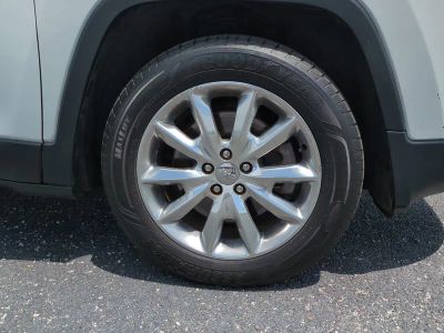2016 Jeep Cherokee — photo 11 view