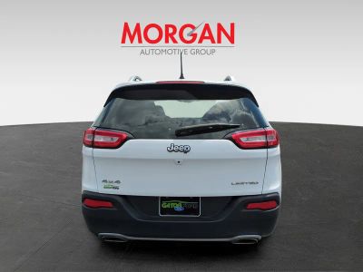 2016 Jeep Cherokee — engine compartment view