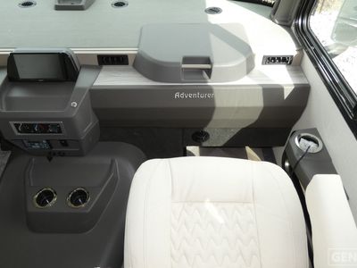 2025 Winnebago Adventurer - Photo 10