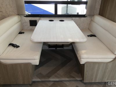 2025 Winnebago Adventurer - Photo 15