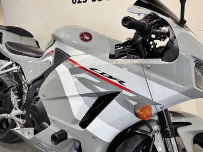 2026 Honda CBR600RR - Photo 10