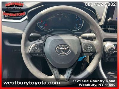 2025 Toyota RAV4 Hybrid - Photo 17