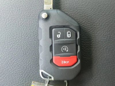 2024 Jeep Wrangler — photo 32 view