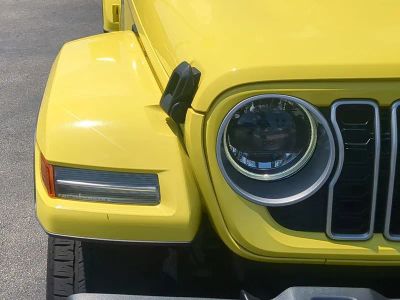 2024 Jeep Wrangler — photo 10 view