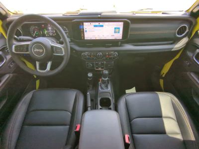 2024 Jeep Wrangler — photo 16 view