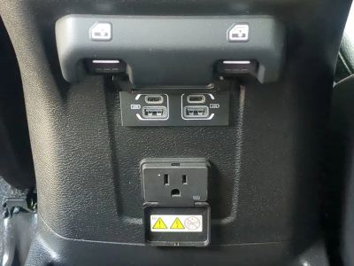 2024 Jeep Wrangler — photo 15 view