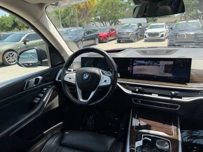 2023 BMW X7 — photo 38 view