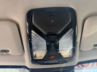 2023 BMW X7 — photo 28 view