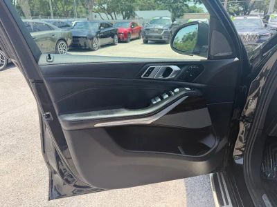 2023 BMW X7 — photo 14 view