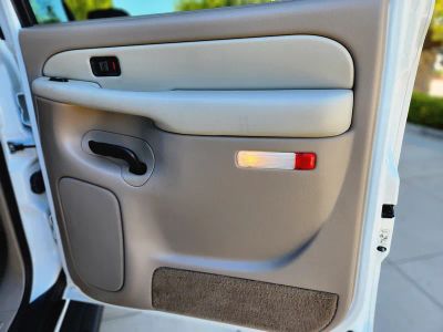 2002 GMC Yukon XL — photo 16 view