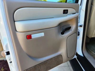 2002 GMC Yukon XL — photo 24 view
