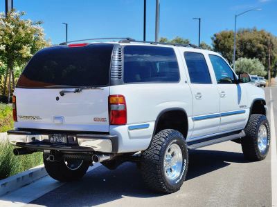2002 GMC Yukon XL — detail view