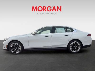 2026 BMW i5 — engine compartment view
