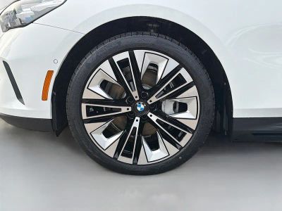 2026 BMW i5 — photo 42 view
