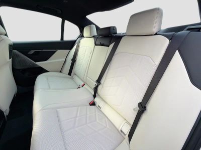 2026 BMW i5 — photo 21 view