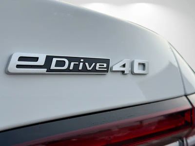 2026 BMW i5 — photo 11 view