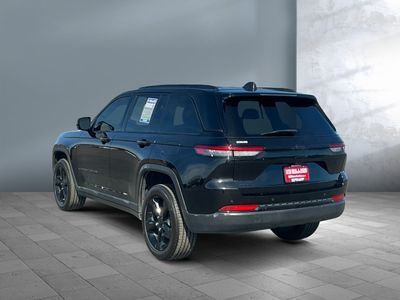 2023 Jeep Grand Cherokee — interior view