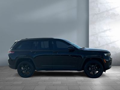 2023 Jeep Grand Cherokee — photo 7 view