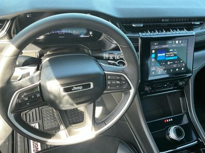 2023 Jeep Grand Cherokee — photo 14 view
