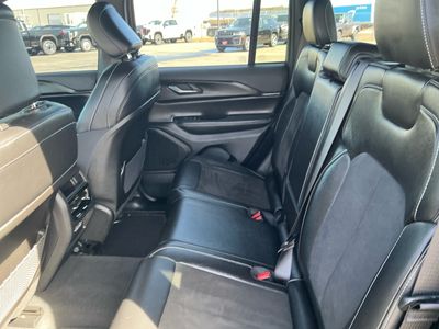 2023 Jeep Grand Cherokee — photo 16 view
