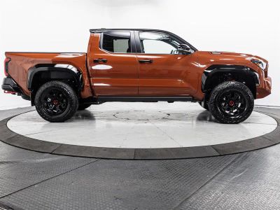 2024 Toyota Tacoma Hybrid - Photo 13