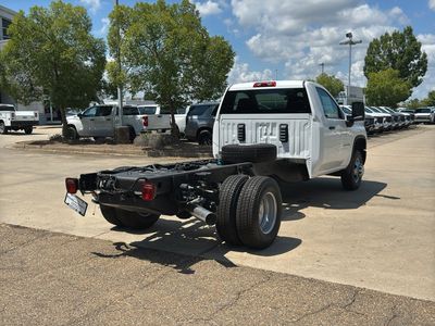 2025 Chevrolet Silverado 3500 HD Chassis Cab — photo 7 view