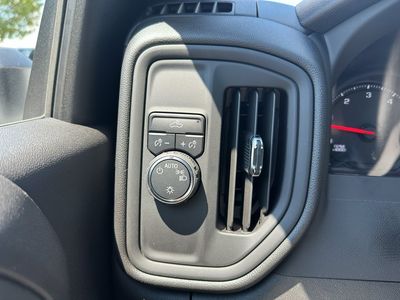 2025 Chevrolet Silverado 3500 HD Chassis Cab — photo 14 view