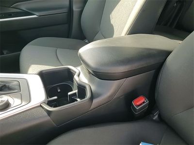 2025 Toyota RAV4 Hybrid - Photo 19