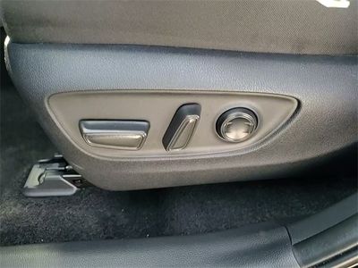 2025 Toyota RAV4 Hybrid - Photo 12