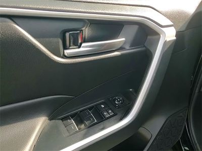 2025 Toyota RAV4 Hybrid - Photo 11