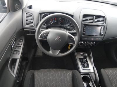 2025 Mitsubishi Outlander Sport — photo 17 view
