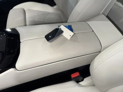 2025 BMW 5 Series — photo 32 view