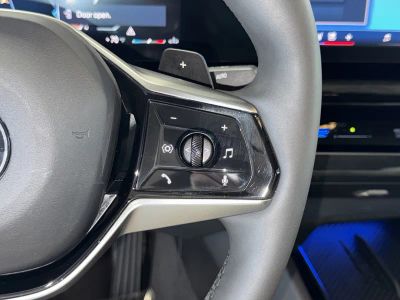 2025 BMW 5 Series — photo 20 view
