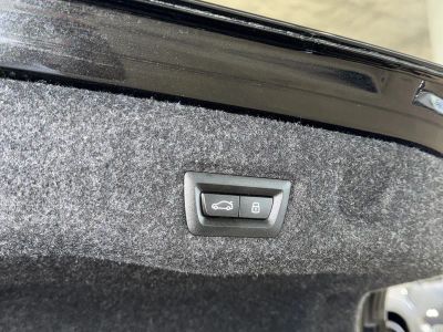 2025 BMW 5 Series — photo 16 view
