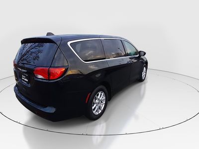 2024 Chrysler Voyager - Photo 7