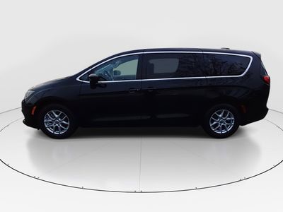 2024 Chrysler Voyager - Photo 4
